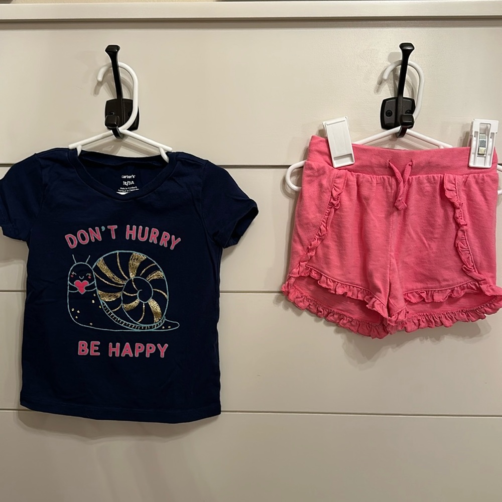 Girls t shirt and shorts size 3T